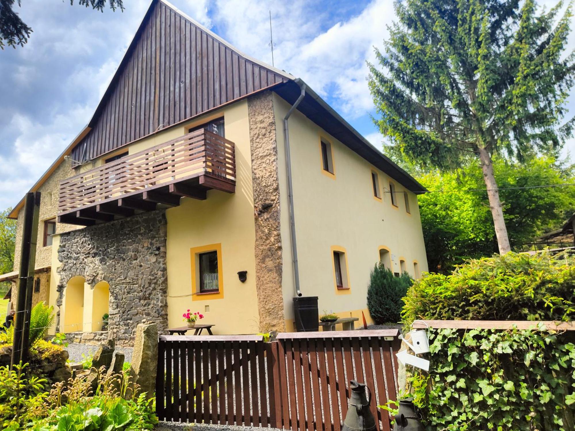 Bed&Breakfast Tvrz Velká Bukovina Exterior foto